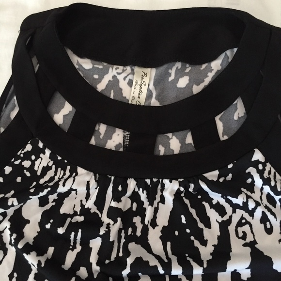 WOMEN'S TOP - Picture 2 of 2